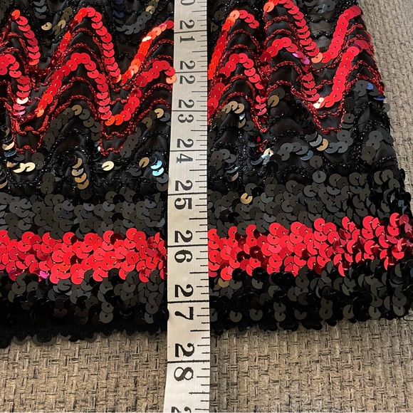 VINTAGE : Red / Black Sequined Top - Picture 10 of 11